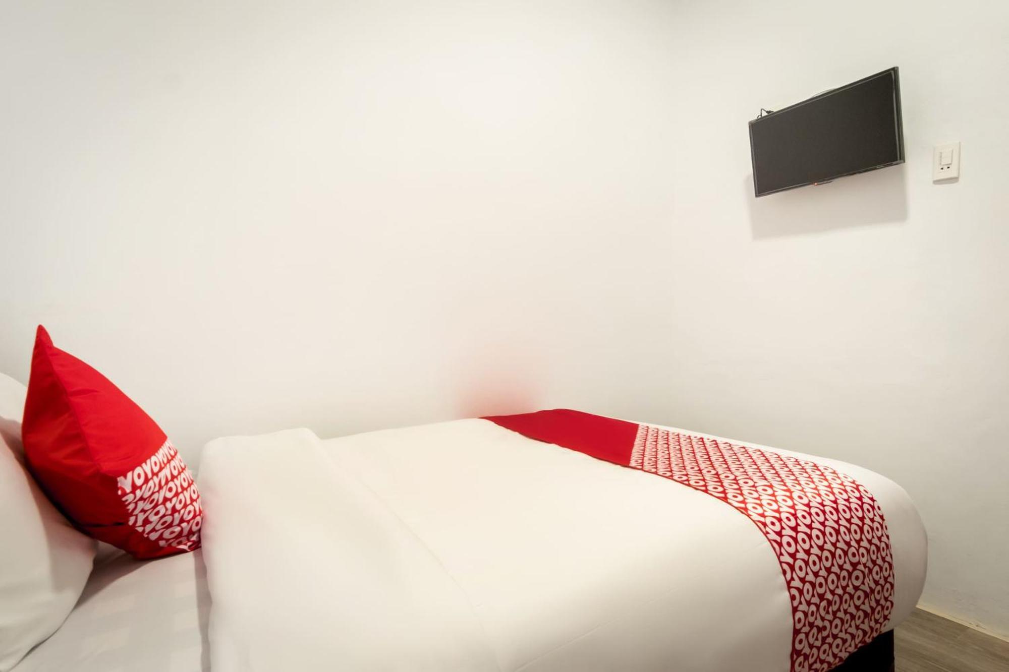 Hotel O Metropolitan Homestay Near Komplek Asia Megamas Medan Exterior foto